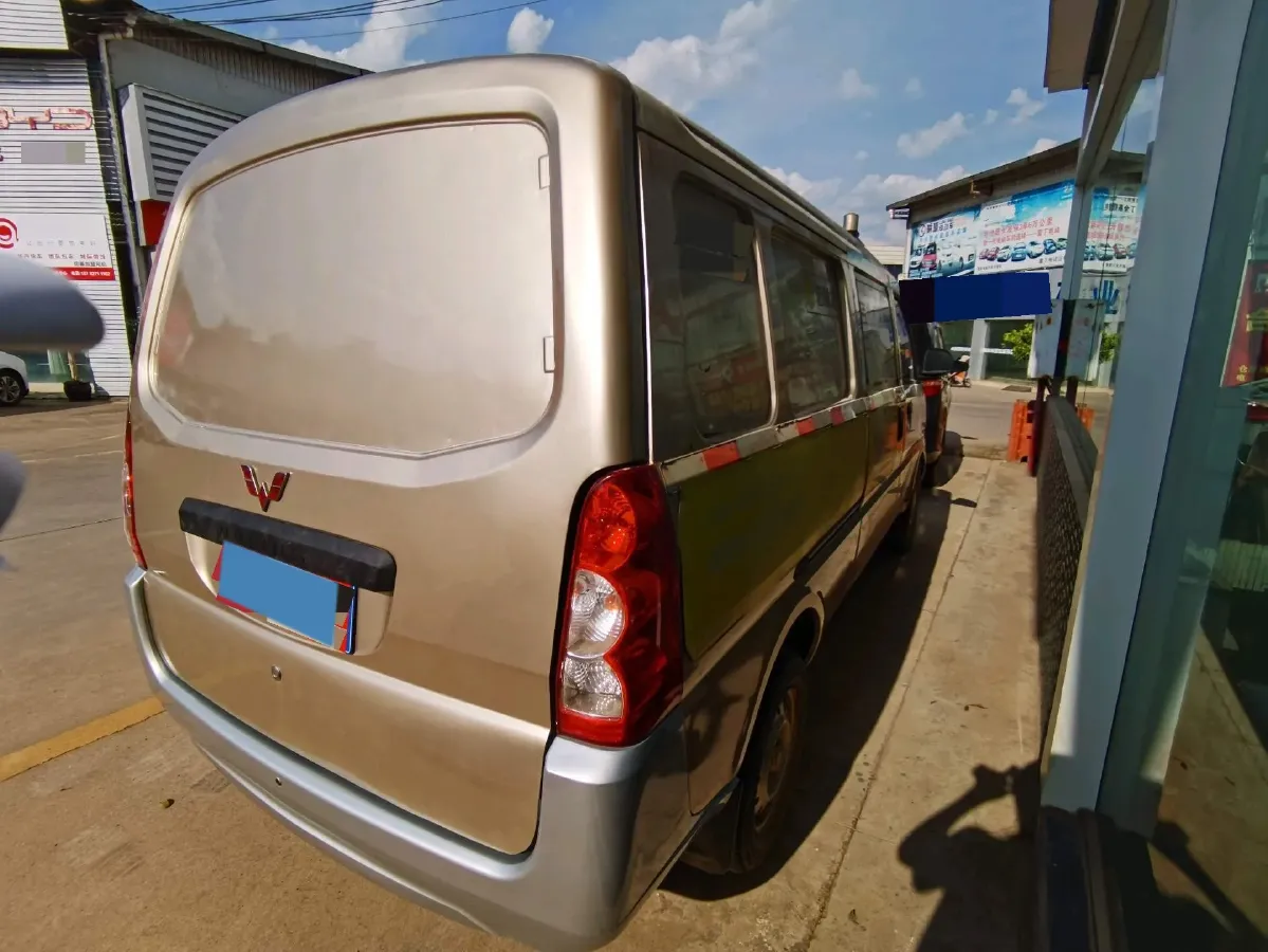 2019 WuLing RongGuang 1.5L 107HP L4 5MT,autocango,china used car exporter,china ev exporter,chinese used car exporter,chinese used ev exporter