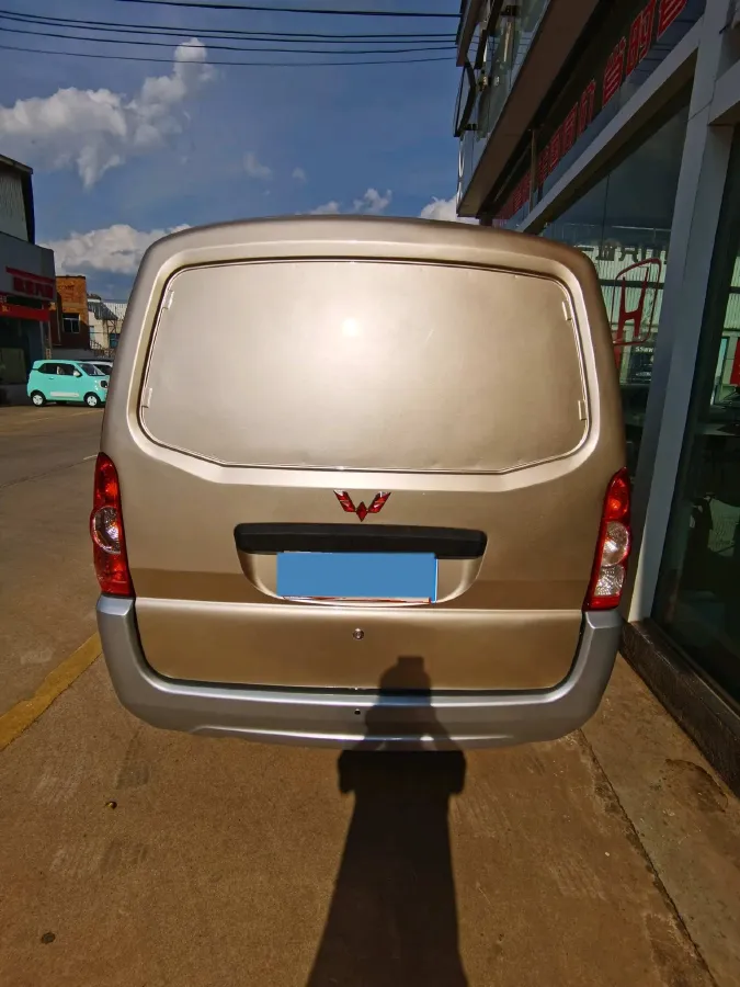 2019 WuLing RongGuang 1.5L 107HP L4 5MT,autocango,china used car exporter,china ev exporter,chinese used car exporter,chinese used ev exporter