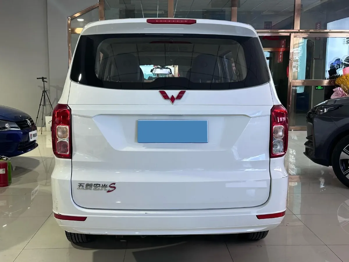 2021 WuLing RongGuang New Truck 1.5L 99HP L4 5MT,autocango,china used car exporter,china ev exporter,chinese used car exporter,chinese used ev exporter