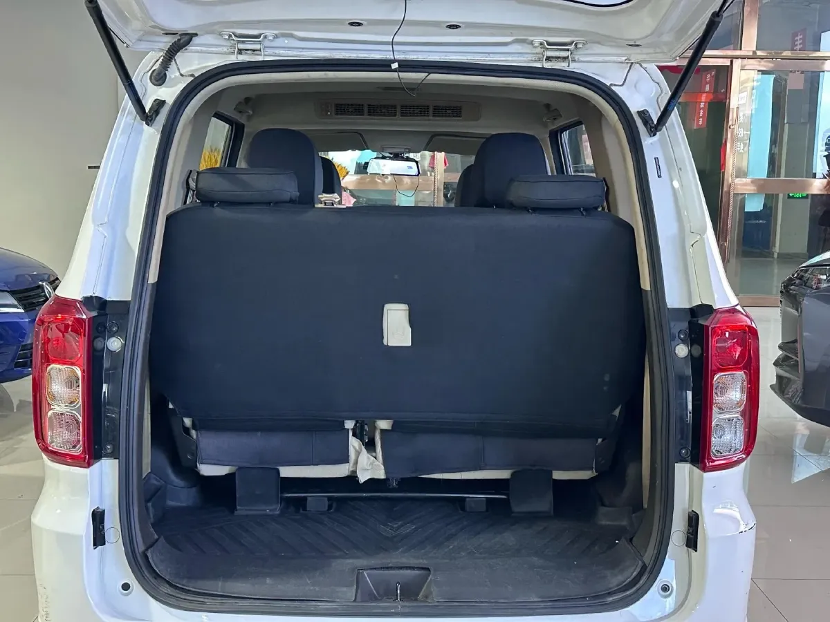 2021 WuLing RongGuang New Truck 1.5L 99HP L4 5MT,autocango,china used car exporter,china ev exporter,chinese used car exporter,chinese used ev exporter