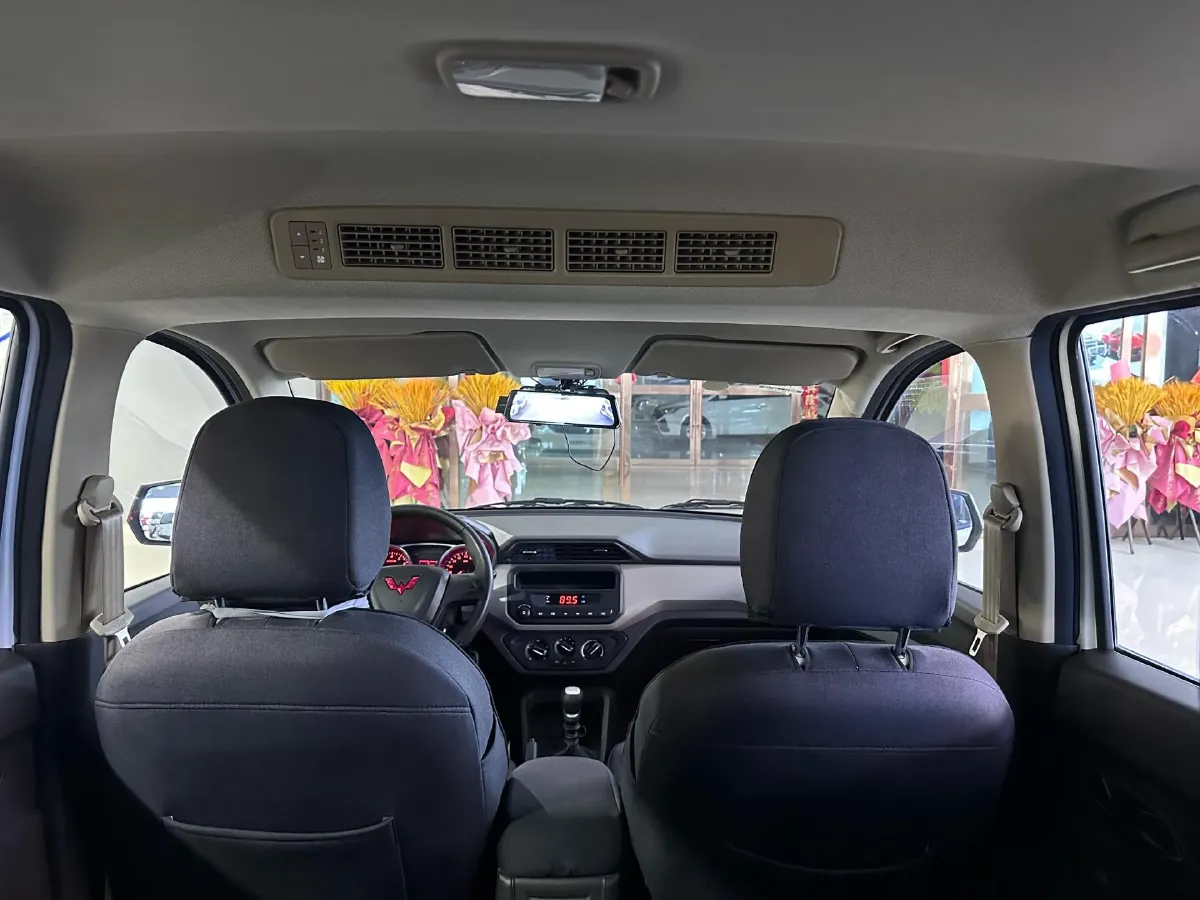 2021 WuLing RongGuang New Truck 1.5L 99HP L4 5MT,autocango,china used car exporter,china ev exporter,chinese used car exporter,chinese used ev exporter