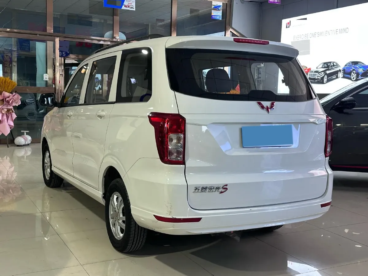 2021 WuLing RongGuang New Truck 1.5L 99HP L4 5MT,autocango,china used car exporter,china ev exporter,chinese used car exporter,chinese used ev exporter