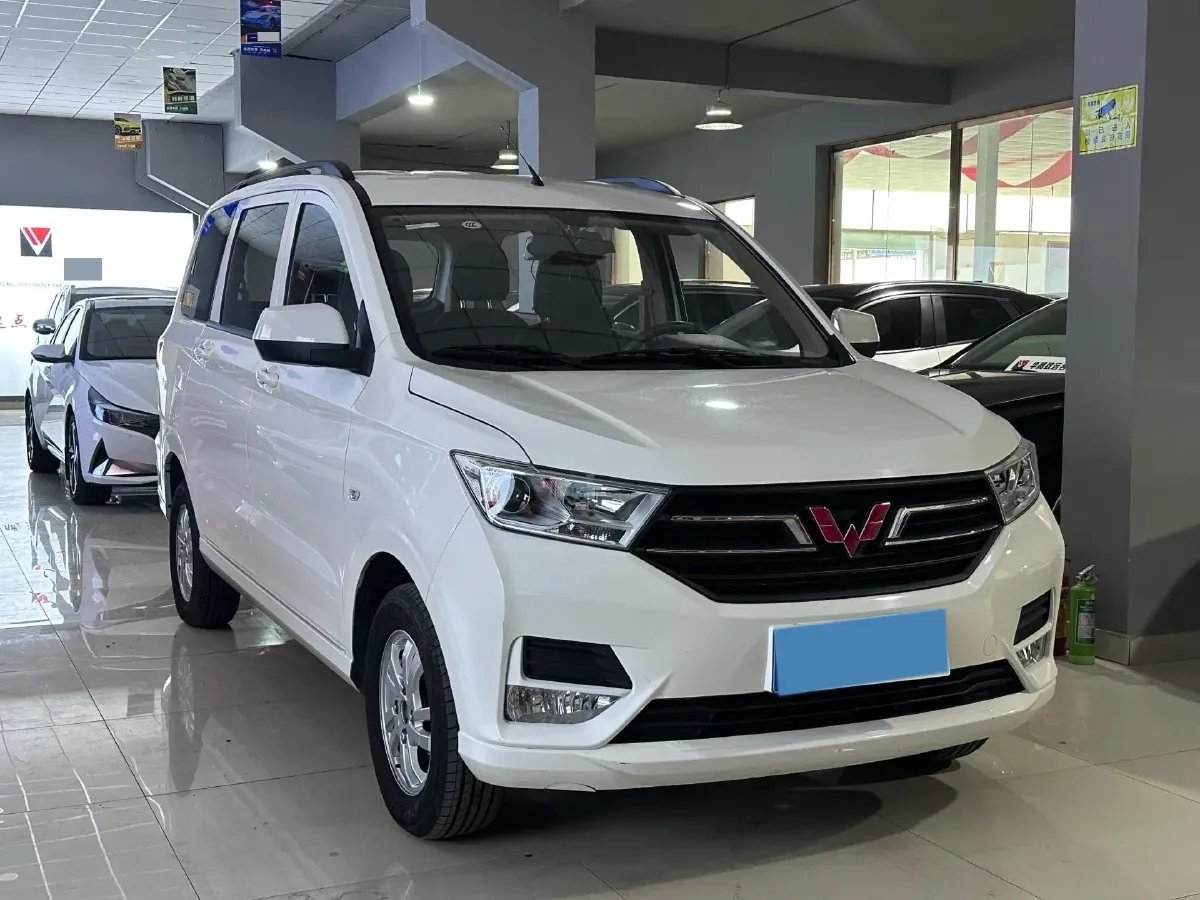 2021 WuLing RongGuang New Truck 1.5L 99HP L4 5MT,autocango,china used car exporter,china ev exporter,chinese used car exporter,chinese used ev exporter