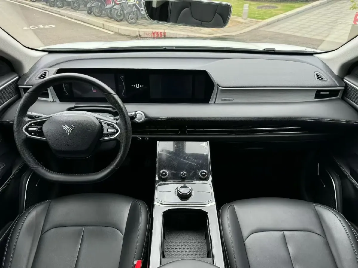 2022 Venucia Grand V 1.5T 190HP L4 7DCT,autocango,china used car exporter,china ev exporter,chinese used car exporter,chinese used ev exporter