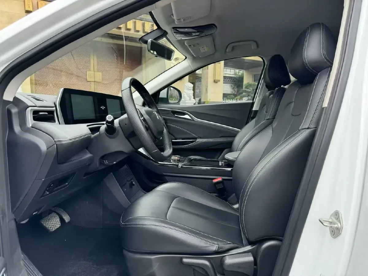 2022 Venucia Grand V 1.5T 190HP L4 7DCT,autocango,china used car exporter,china ev exporter,chinese used car exporter,chinese used ev exporter