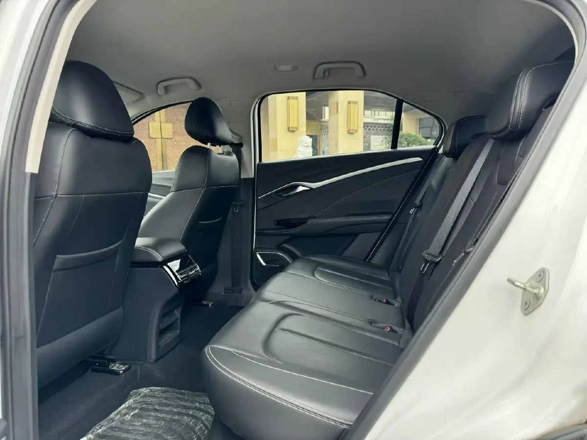 2022 Venucia Grand V 1.5T 190HP L4 7DCT,autocango,china used car exporter,china ev exporter,chinese used car exporter,chinese used ev exporter