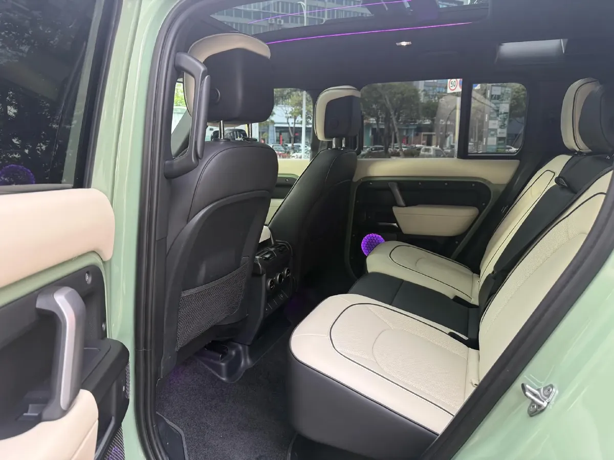 2023 Land Rover Defender 3.0T 400HP L6 8AT,autocango,china used car exporter,china ev exporter,chinese used car exporter,chinese used ev exporter