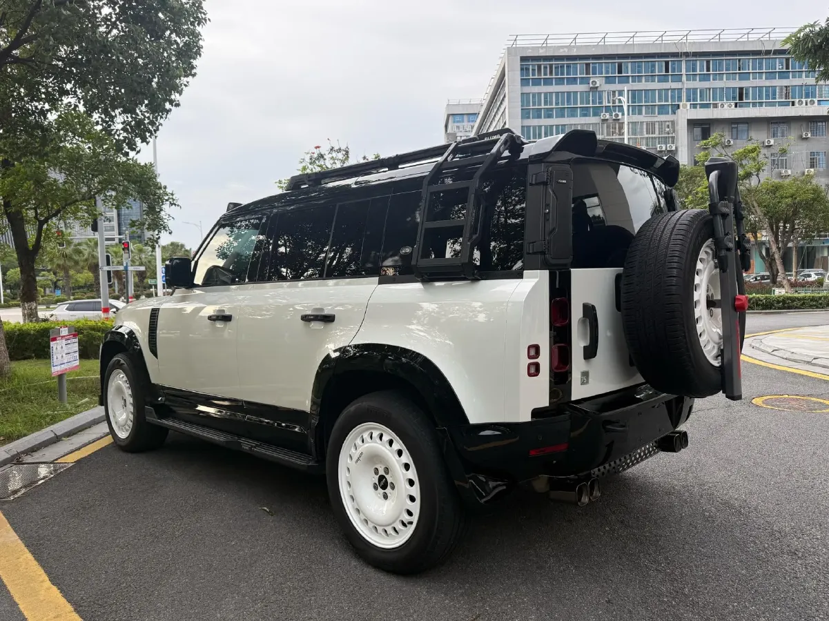 2023 Land Rover Defender 3.0T 400HP L6 8AT,autocango,china used car exporter,china ev exporter,chinese used car exporter,chinese used ev exporter