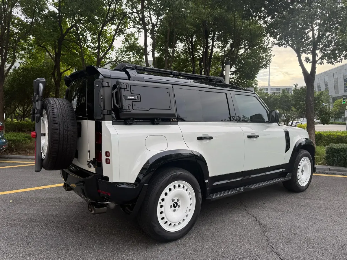 2023 Land Rover Defender 3.0T 400HP L6 8AT,autocango,china used car exporter,china ev exporter,chinese used car exporter,chinese used ev exporter