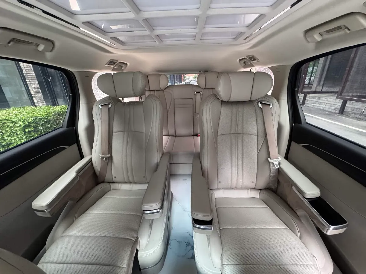 2022 Buick GL8 2.0T 237HP L4 9AT,autocango,china used car exporter,china ev exporter,chinese used car exporter,chinese used ev exporter