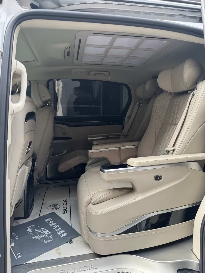 2022 Buick GL8 2.0T 237HP L4 9AT,autocango,china used car exporter,china ev exporter,chinese used car exporter,chinese used ev exporter