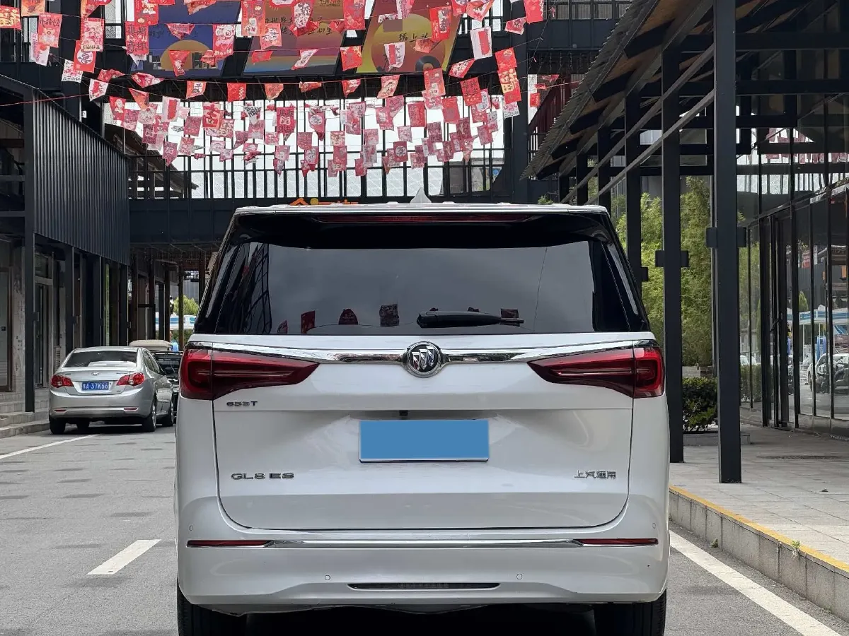 2022 Buick GL8 2.0T 237HP L4 9AT,autocango,china used car exporter,china ev exporter,chinese used car exporter,chinese used ev exporter