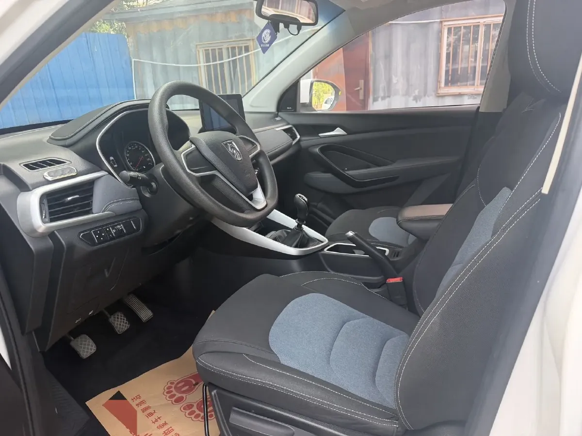 2018 BaoJun 530 1.5T 150HP L4 6MT,autocango,china used car exporter,china ev exporter,chinese used car exporter,chinese used ev exporter