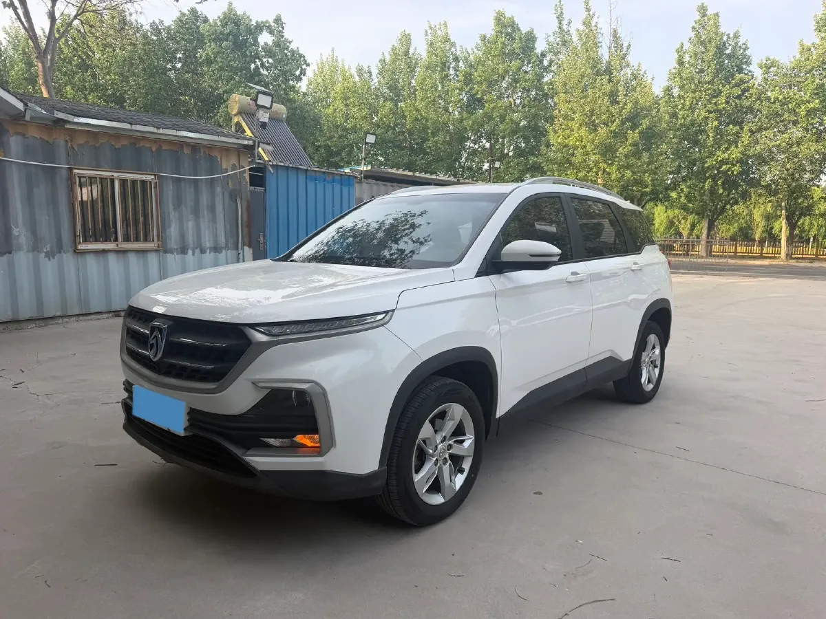 2018 BaoJun 530 1.5T 150HP L4 6MT,autocango,china used car exporter,china ev exporter,chinese used car exporter,chinese used ev exporter