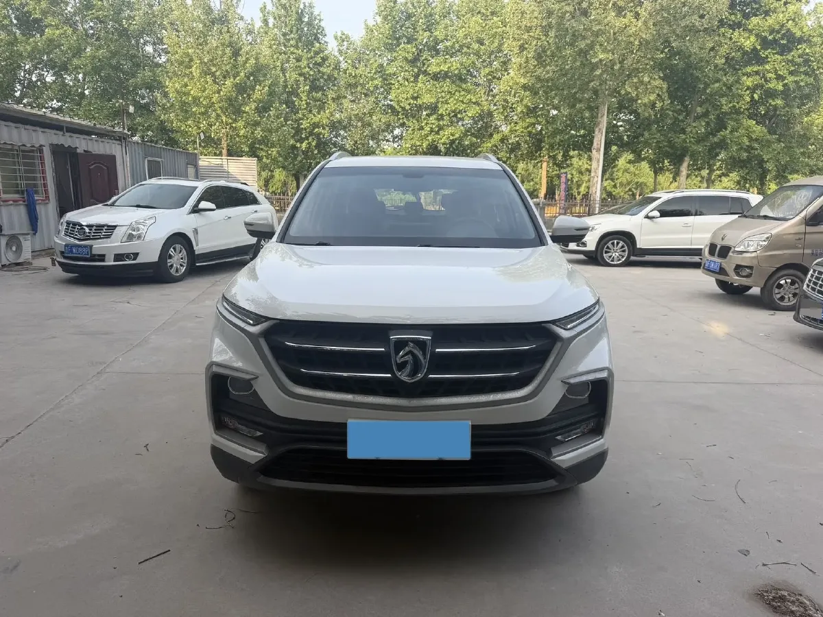 2018 BaoJun 530 1.5T 150HP L4 6MT,autocango,china used car exporter,china ev exporter,chinese used car exporter,chinese used ev exporter