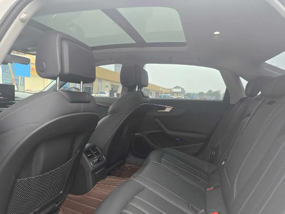 2020 Audi A4L 2.0T 190HP L4 7DCT,autocango,china used car exporter,china ev exporter,chinese used car exporter,chinese used ev exporter