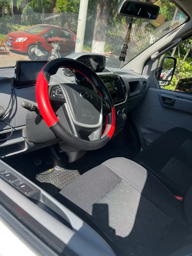 2018 MAXUS XinTu V80 2.5T 136HP L4 6MT,autocango,china used car exporter,china ev exporter,chinese used car exporter,chinese used ev exporter