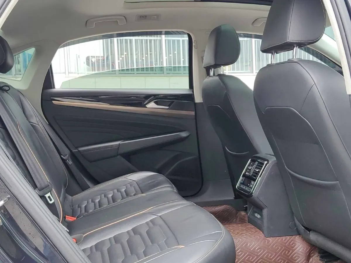 2019 Skoda Kodiak 2.0T 186HP L4 7DCT,autocango,china used car exporter,china ev exporter,chinese used car exporter,chinese used ev exporter