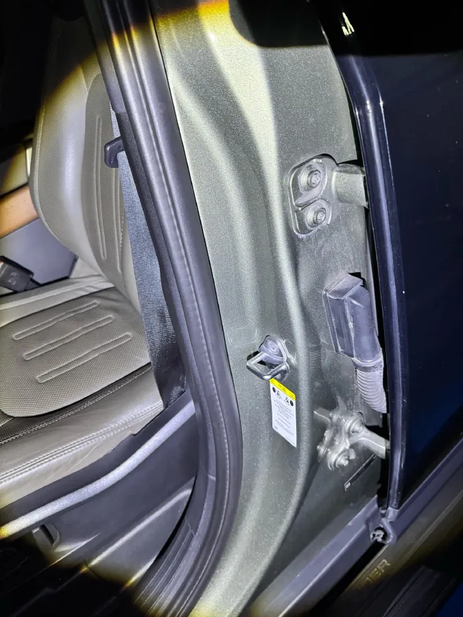 2020 Land Rover Defender 3.0T 400HP L6 8AT,autocango,china used car exporter,china ev exporter,chinese used car exporter,chinese used ev exporter