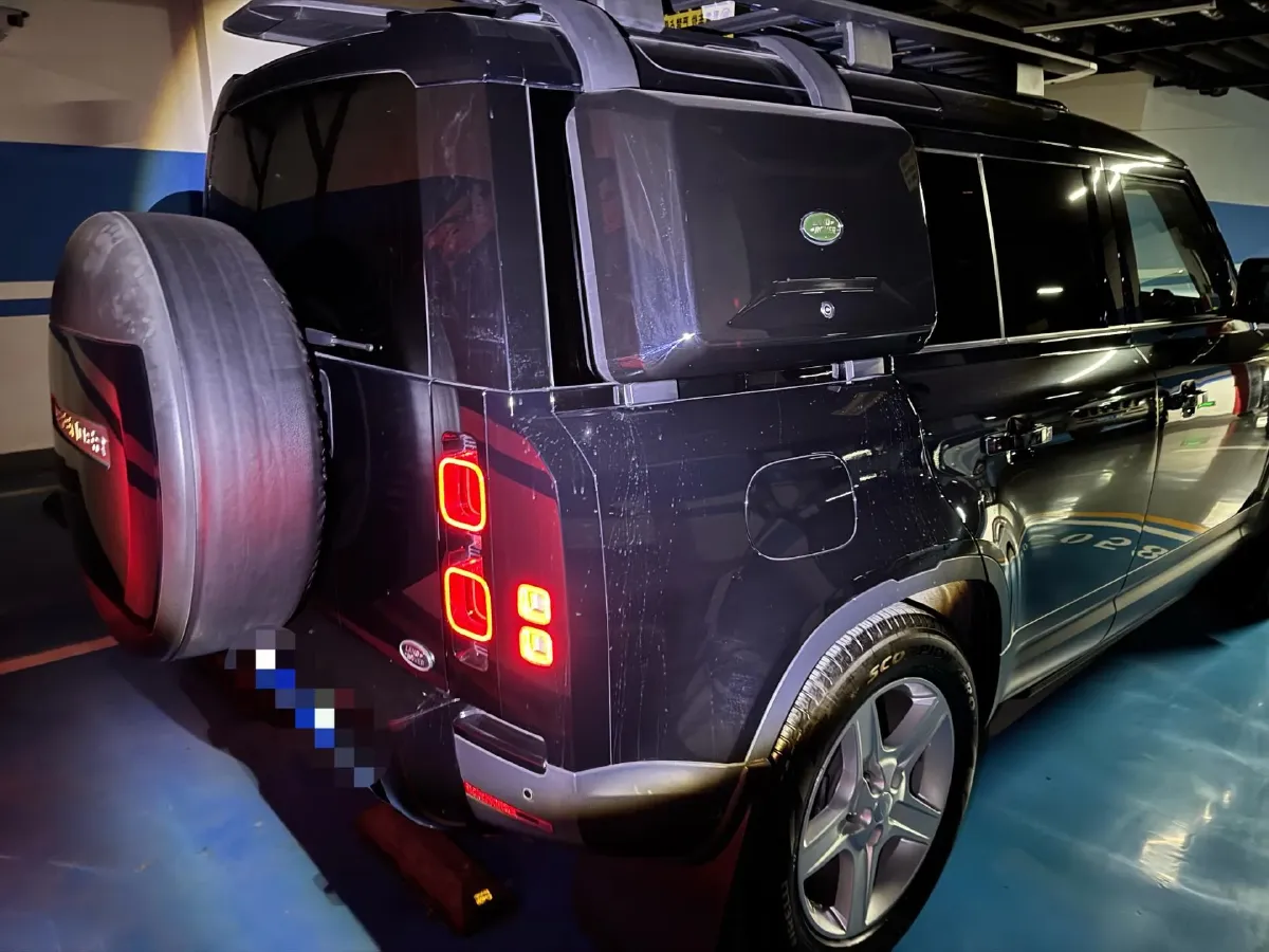 2020 Land Rover Defender 3.0T 400HP L6 8AT,autocango,china used car exporter,china ev exporter,chinese used car exporter,chinese used ev exporter