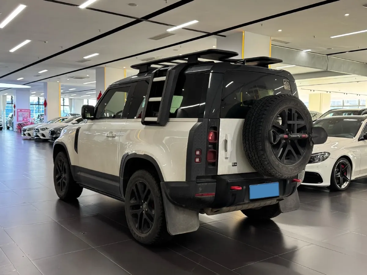 2022 Land Rover Defender 3.0T 400HP L6 8AT,autocango,china used car exporter,china ev exporter,chinese used car exporter,chinese used ev exporter