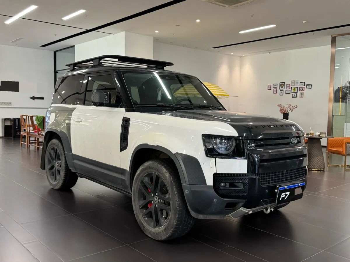 2022 Land Rover Defender 3.0T 400HP L6 8AT,autocango,china used car exporter,china ev exporter,chinese used car exporter,chinese used ev exporter