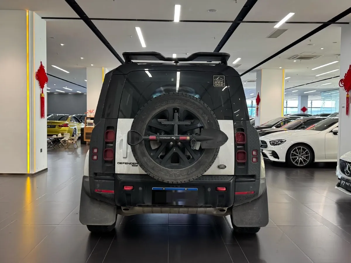 2022 Land Rover Defender 3.0T 400HP L6 8AT,autocango,china used car exporter,china ev exporter,chinese used car exporter,chinese used ev exporter