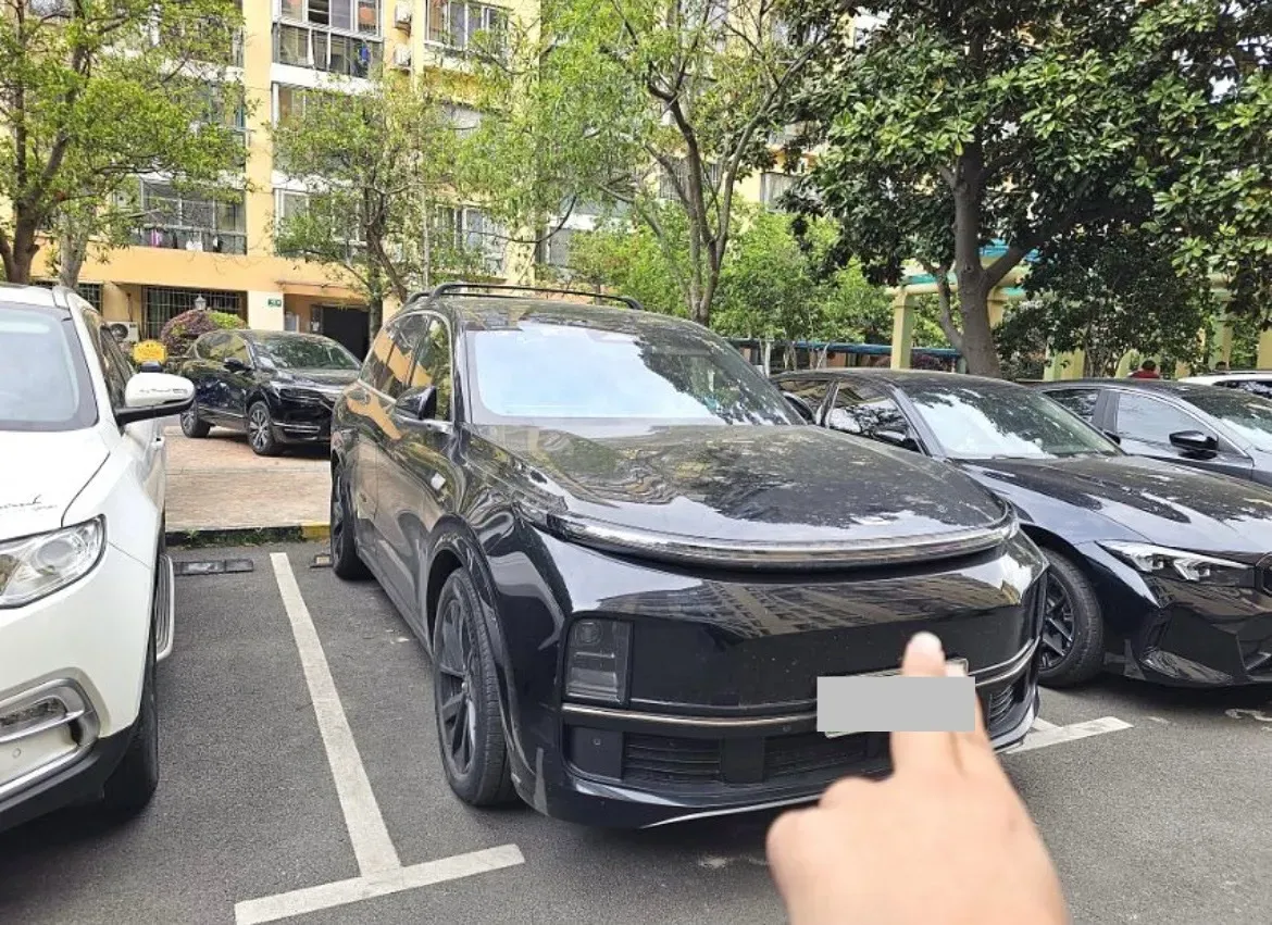 2023 Li L8 Range Extended 154HP REEV 40.9KWH,autocango,china used car exporter,china ev exporter,chinese used car exporter,chinese used ev exporter