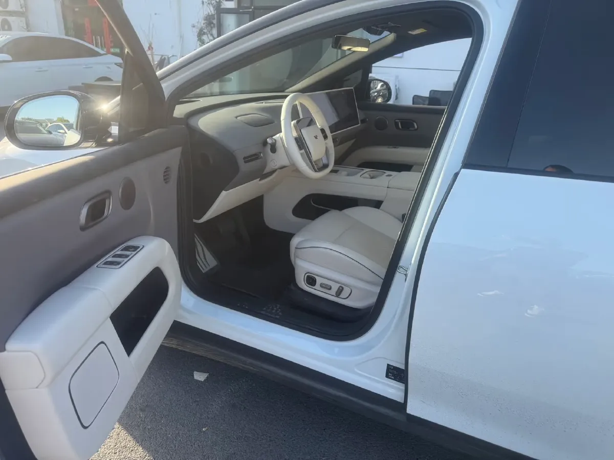 2025 Li i6 BEV,autocango,china used car exporter,china ev exporter,chinese used car exporter,chinese used ev exporter