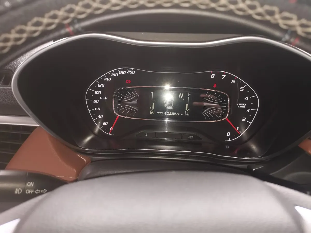 2017 HaiMa S5 Young Edition 1.6L 122HP L4 5MT,autocango,china used car exporter,china ev exporter,chinese used car exporter,chinese used ev exporter