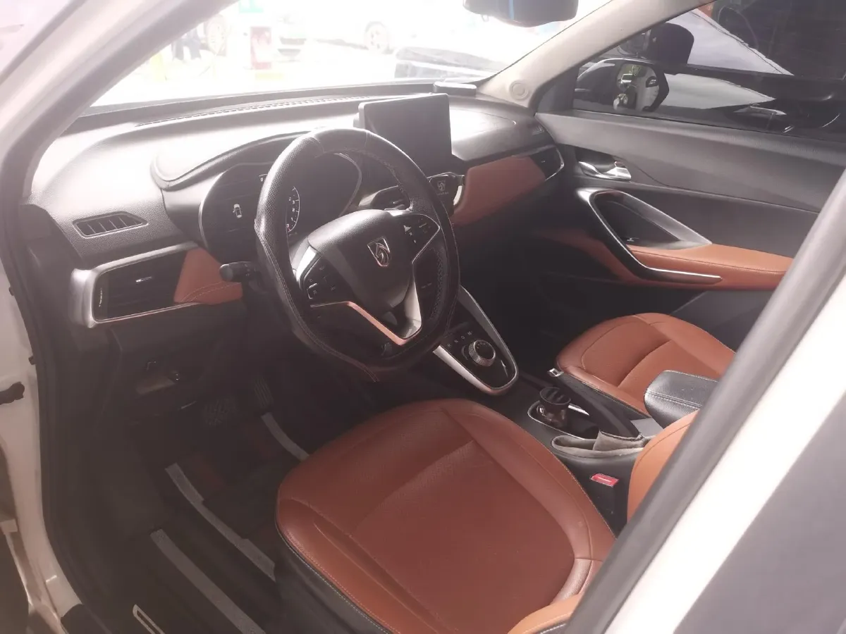 2017 HaiMa S5 Young Edition 1.6L 122HP L4 5MT,autocango,china used car exporter,china ev exporter,chinese used car exporter,chinese used ev exporter