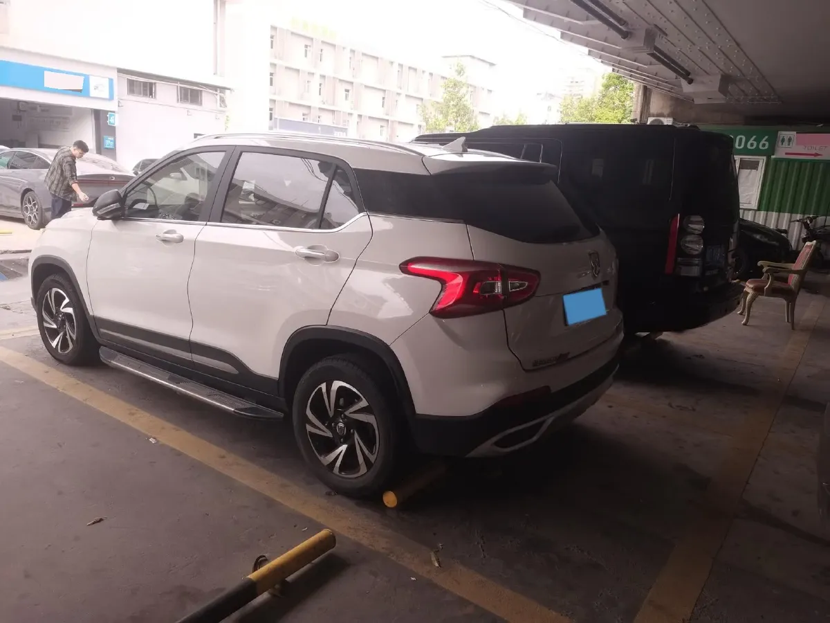 2017 HaiMa S5 Young Edition 1.6L 122HP L4 5MT,autocango,china used car exporter,china ev exporter,chinese used car exporter,chinese used ev exporter