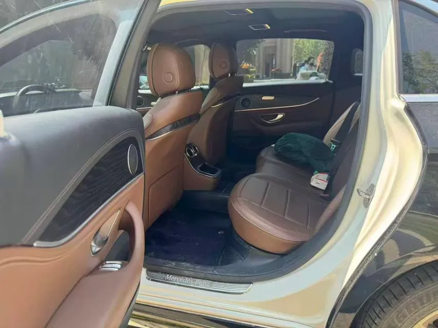 2022 Mercedes-Benz E Class 2.0T 197HP L4 9AT,autocango,china used car exporter,china ev exporter,chinese used car exporter,chinese used ev exporter