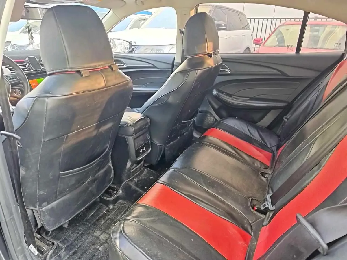 2019 Roewe i5 1.5L 120HP L4 CVT,autocango,china used car exporter,china ev exporter,chinese used car exporter,chinese used ev exporter