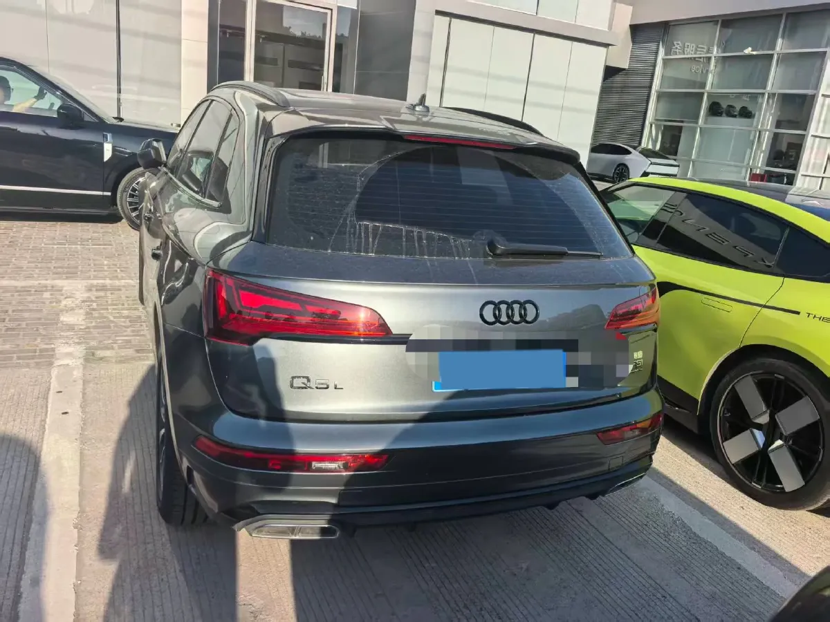 2023 Audi Q5L 2.0T 190HP L4 7DCT,autocango,china used car exporter,china ev exporter,chinese used car exporter,chinese used ev exporter