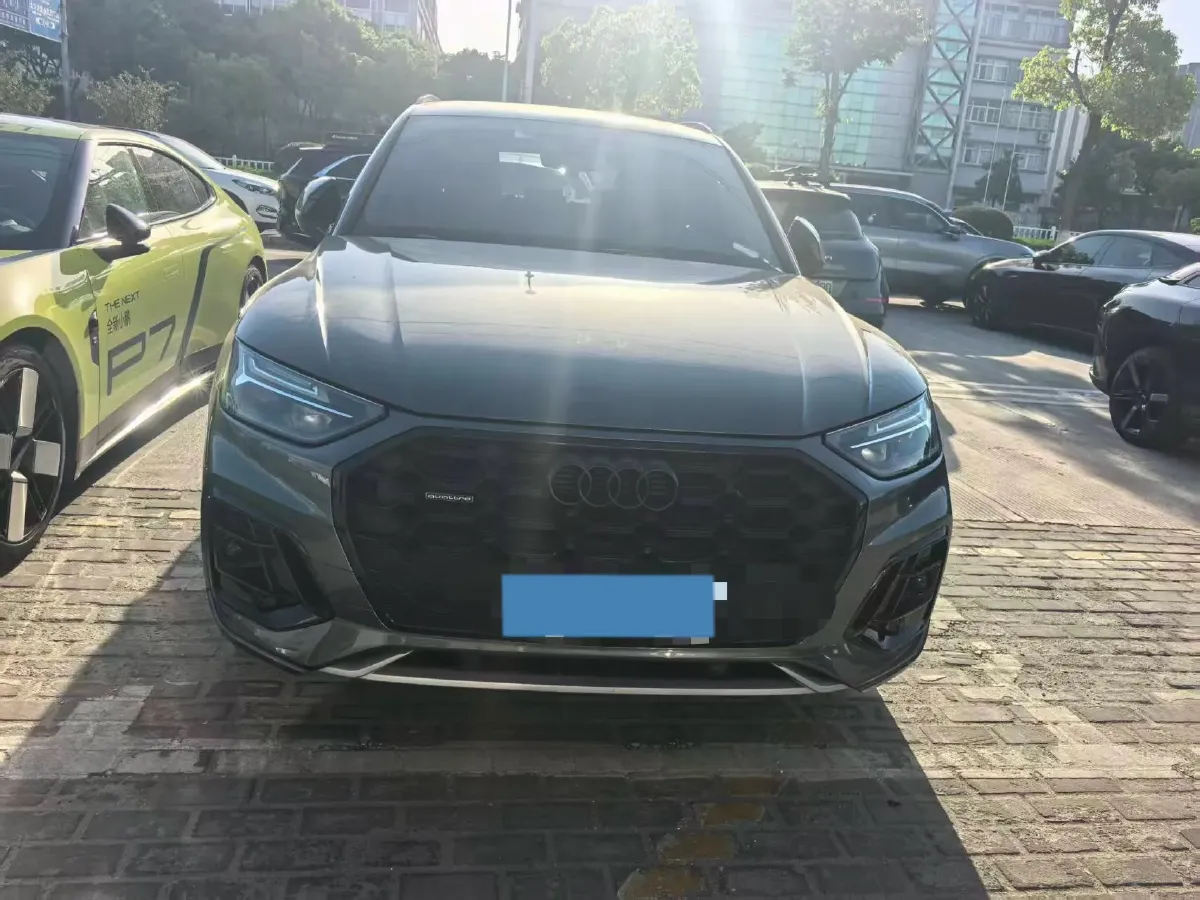 2023 Audi Q5L 2.0T 190HP L4 7DCT,autocango,china used car exporter,china ev exporter,chinese used car exporter,chinese used ev exporter