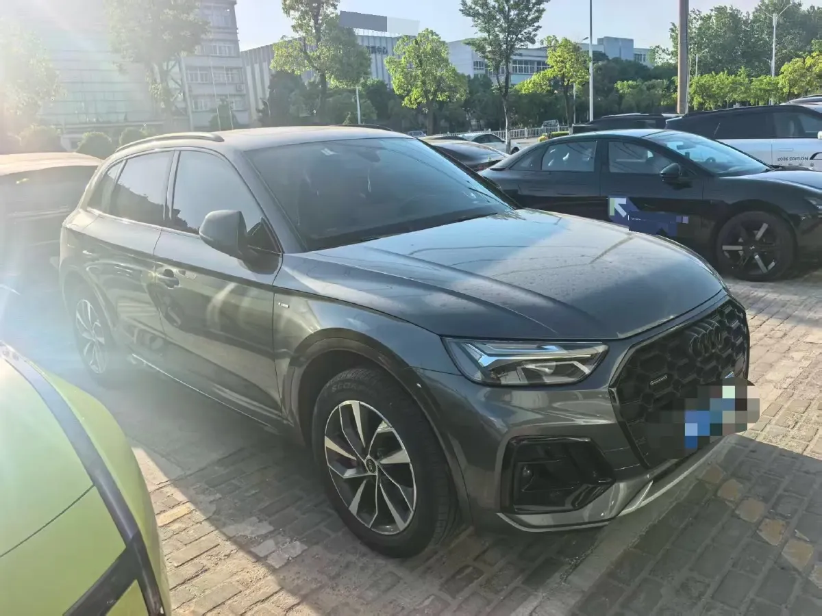2023 Audi Q5L 2.0T 190HP L4 7DCT,autocango,china used car exporter,china ev exporter,chinese used car exporter,chinese used ev exporter