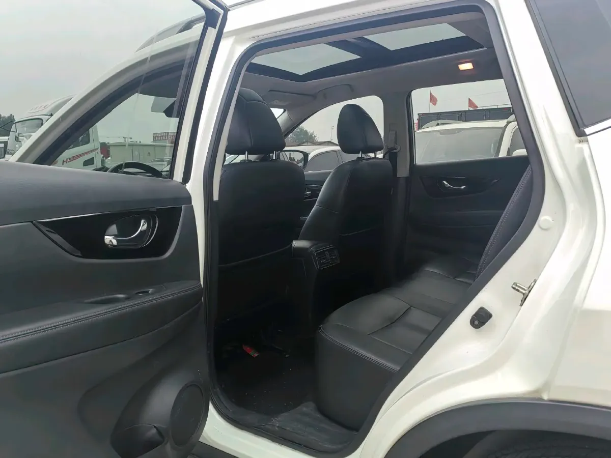 2021 Nissan X-Trail 2.0L 151HP L4 CVT,autocango,china used car exporter,china ev exporter,chinese used car exporter,chinese used ev exporter