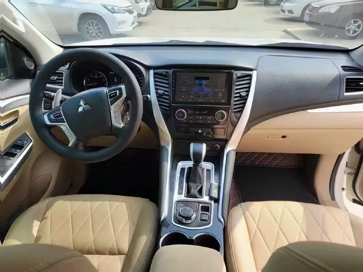 2019 Mitsubishi Pajero 3.0L 209HP V6 8AT,autocango,china used car exporter,china ev exporter,chinese used car exporter,chinese used ev exporter