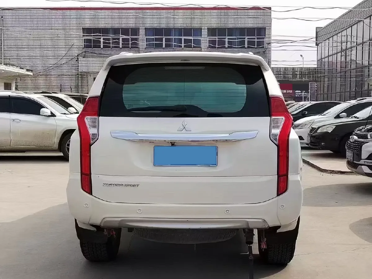 2019 Mitsubishi Pajero 3.0L 209HP V6 8AT,autocango,china used car exporter,china ev exporter,chinese used car exporter,chinese used ev exporter