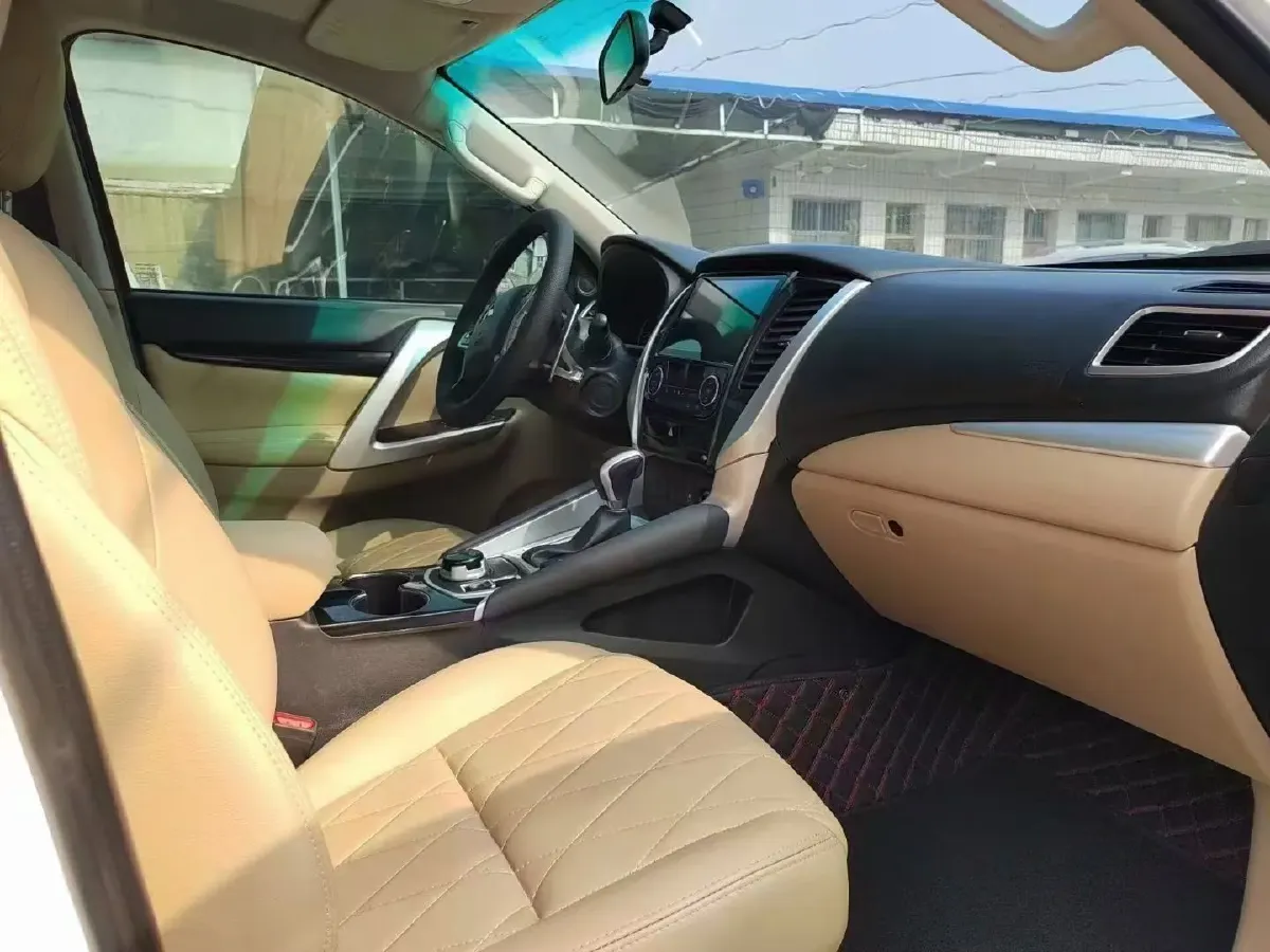 2019 Mitsubishi Pajero 3.0L 209HP V6 8AT,autocango,china used car exporter,china ev exporter,chinese used car exporter,chinese used ev exporter