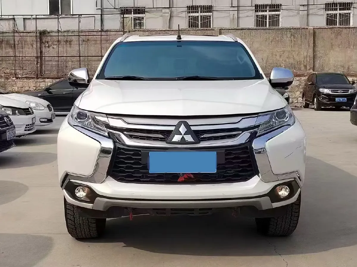 2019 Mitsubishi Pajero 3.0L 209HP V6 8AT,autocango,china used car exporter,china ev exporter,chinese used car exporter,chinese used ev exporter