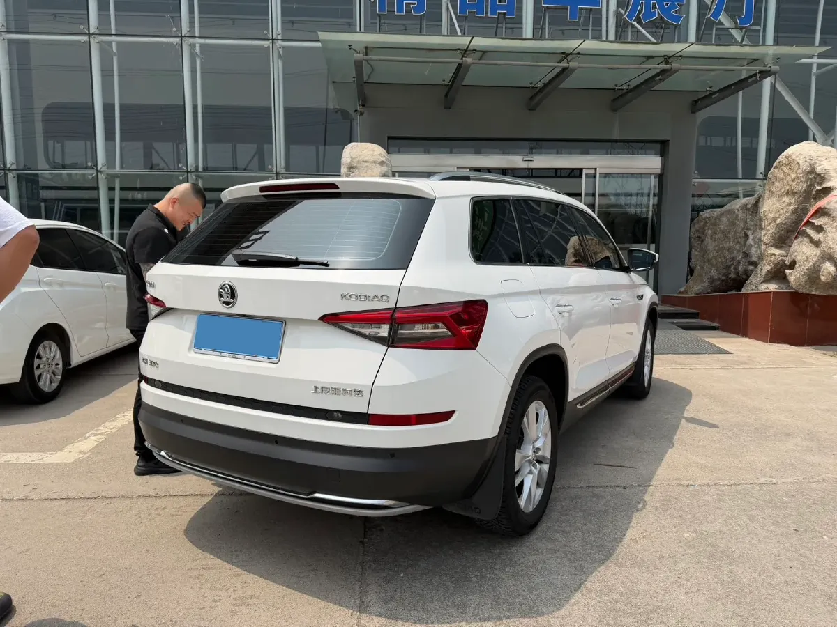 2018 Skoda Kodiak 2.0T 186HP L4 7DCT,autocango,china used car exporter,china ev exporter,chinese used car exporter,chinese used ev exporter