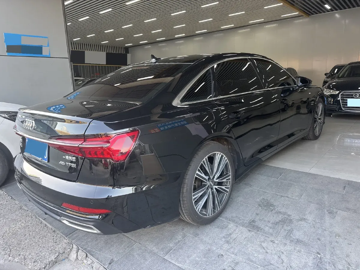 2021 Audi A6L 2.0T 224HP L4 7DCT,autocango,china used car exporter,china ev exporter,chinese used car exporter,chinese used ev exporter