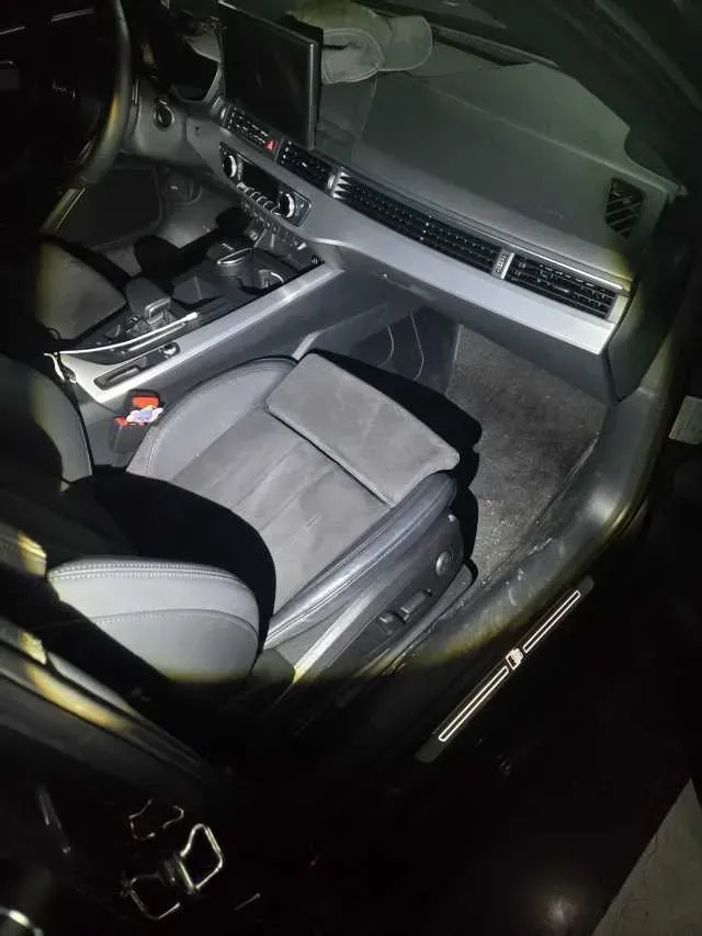 2020 Audi A4L 2.0T 190HP L4 7DCT,autocango,china used car exporter,china ev exporter,chinese used car exporter,chinese used ev exporter