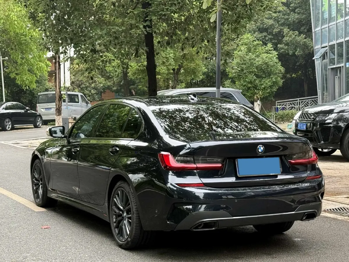 2022 BMW 3 Series 2.0T 184HP L4 8AT,autocango,china used car exporter,china ev exporter,chinese used car exporter,chinese used ev exporter