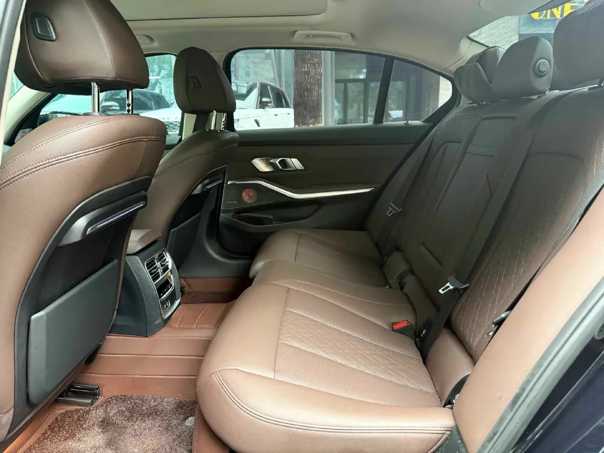 2022 BMW 3 Series 2.0T 184HP L4 8AT,autocango,china used car exporter,china ev exporter,chinese used car exporter,chinese used ev exporter