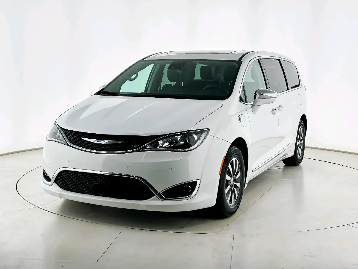 2018 Chrysler Pacifica 3.6L 245HP V6 E-CVT PHEV 16KWH,autocango,china used car exporter,china ev exporter,chinese used car exporter,chinese used ev exporter