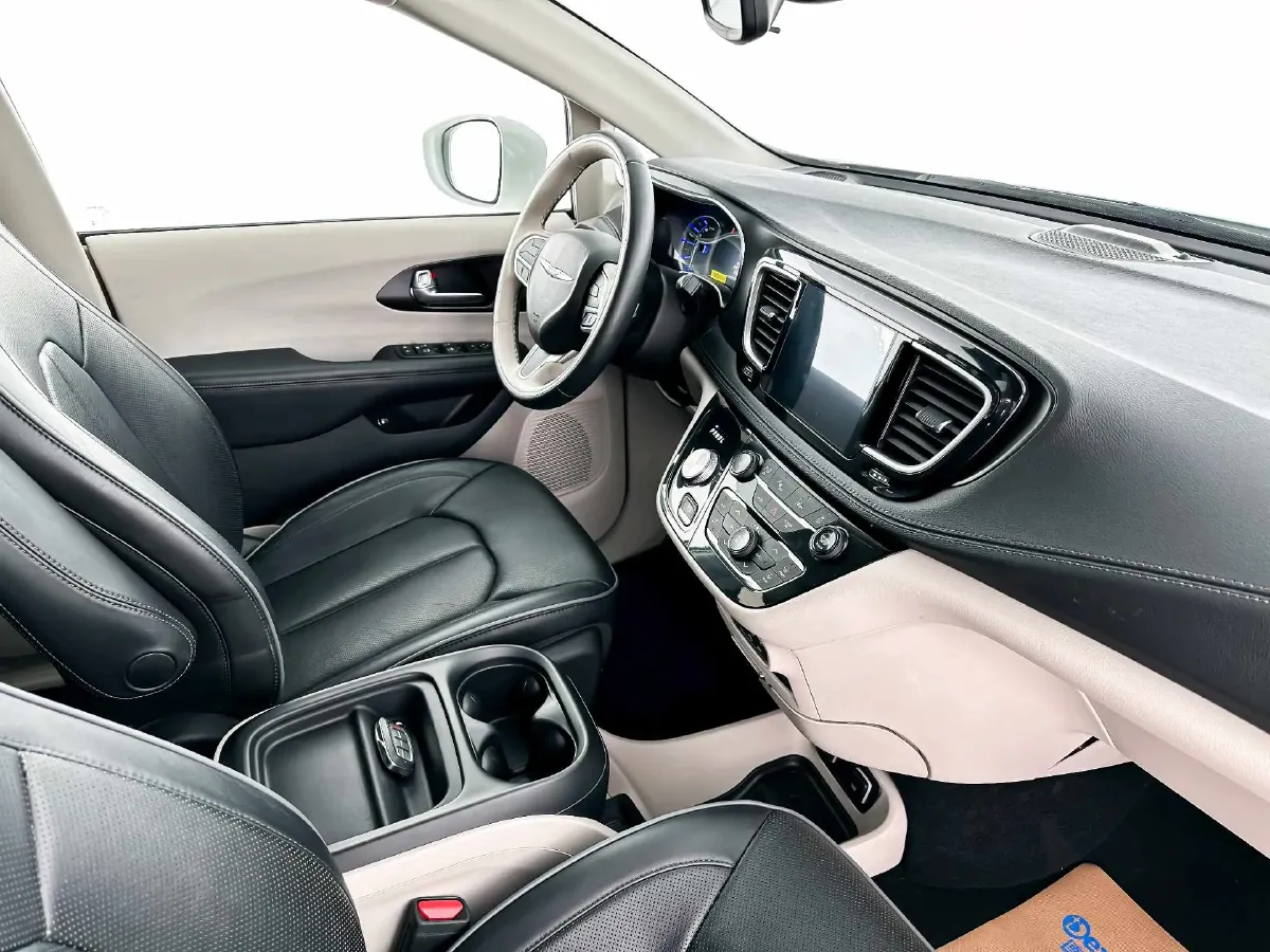 2018 Chrysler Pacifica 3.6L 245HP V6 E-CVT PHEV 16KWH,autocango,china used car exporter,china ev exporter,chinese used car exporter,chinese used ev exporter