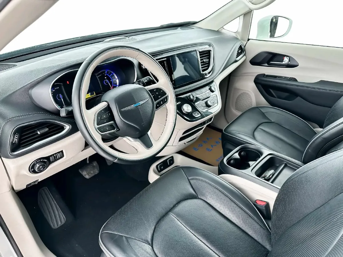 2018 Chrysler Pacifica 3.6L 245HP V6 E-CVT PHEV 16KWH,autocango,china used car exporter,china ev exporter,chinese used car exporter,chinese used ev exporter